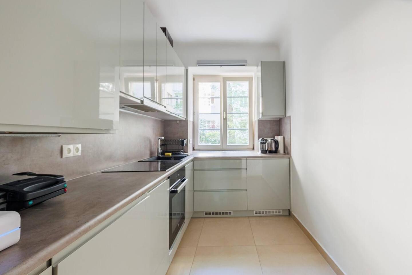Apartment Vienna Near Metro - Netflix - Free Wifi ภายนอก รูปภาพ